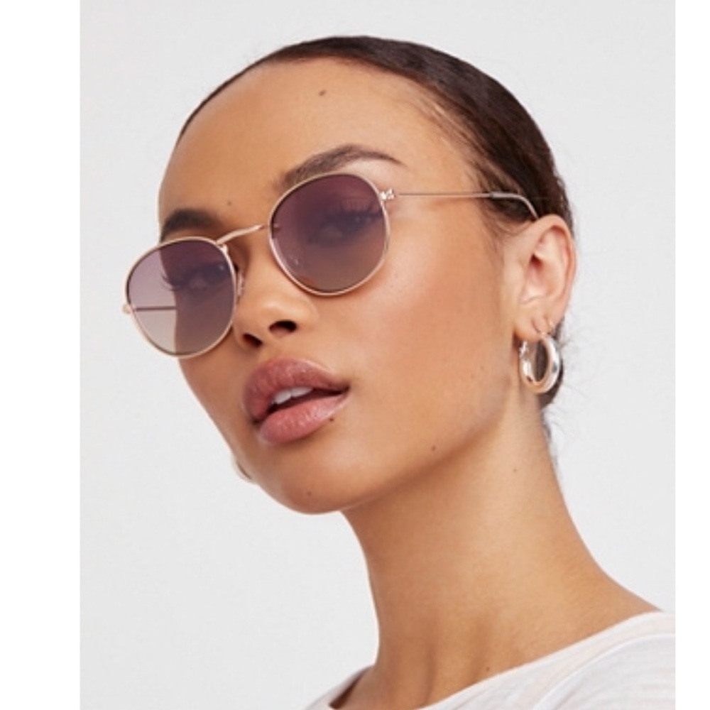 Far out round sunglasses